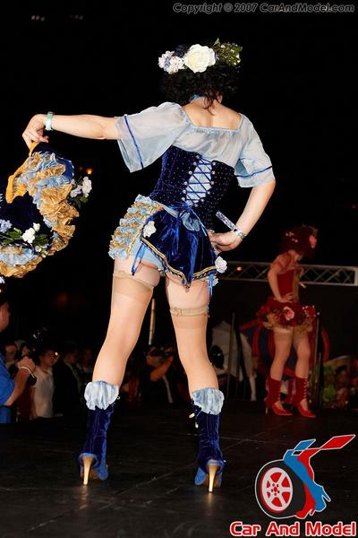 Snow White @ limebarb.com fashion show @ Chicago's H.I.N. 2007